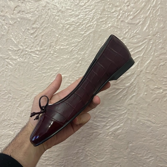 Tory Burch Cap Toe Ballet Flats Size 8 Croc Embossed Leather Logo Bow Shoe NIB - Picture 8 of 10